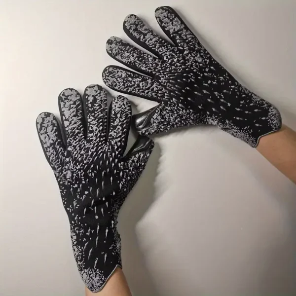 Pair of goalkeeper gloves, comfortable and breathable football gloves, suitable for training and competition, six colors for you to choose
